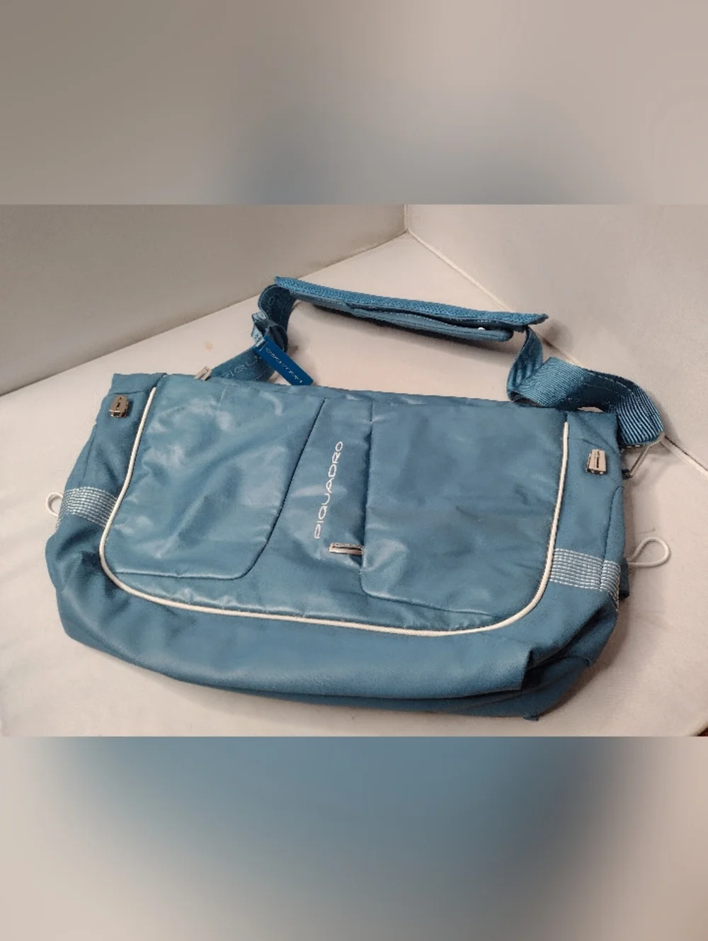 Piquadro Blue Multi Pocket Commuter Messenger City Bag Laptop Z